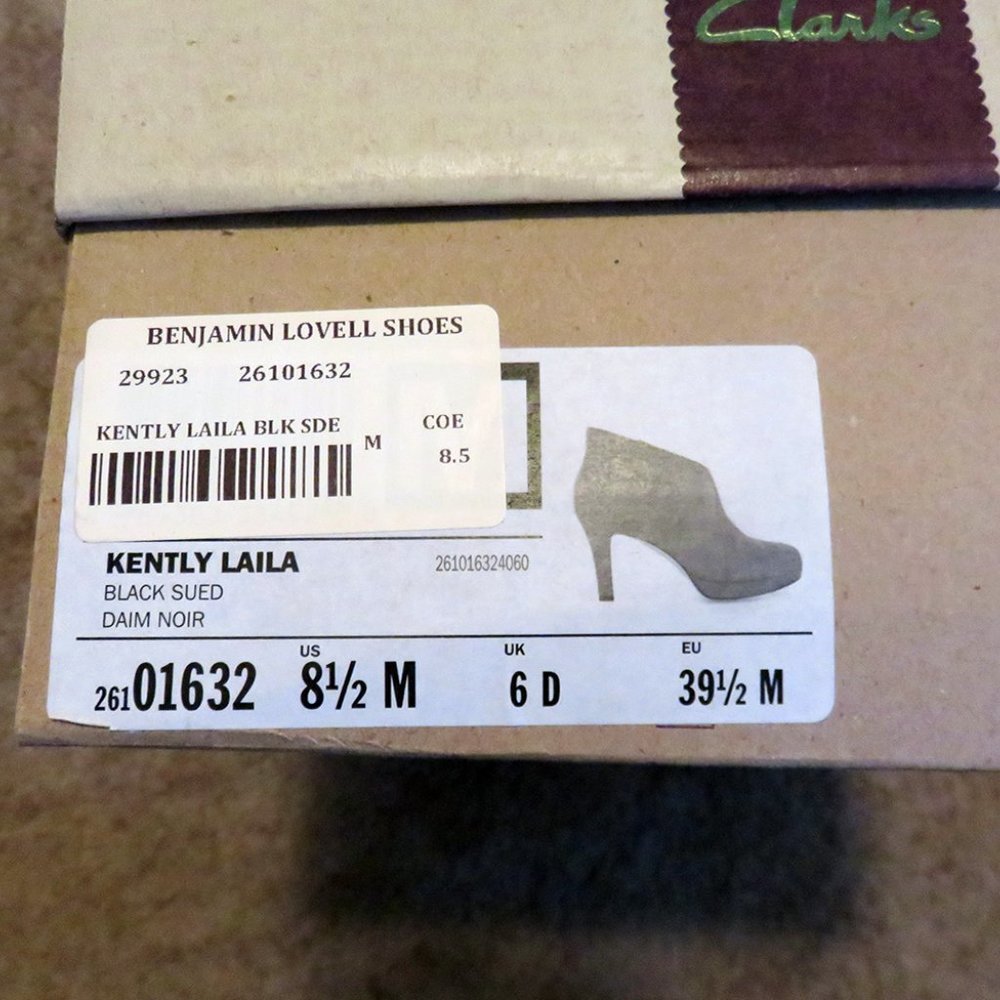 Clarks Kently Laila Black Suede Booties Size 8.5 M - Picture 2 of 6